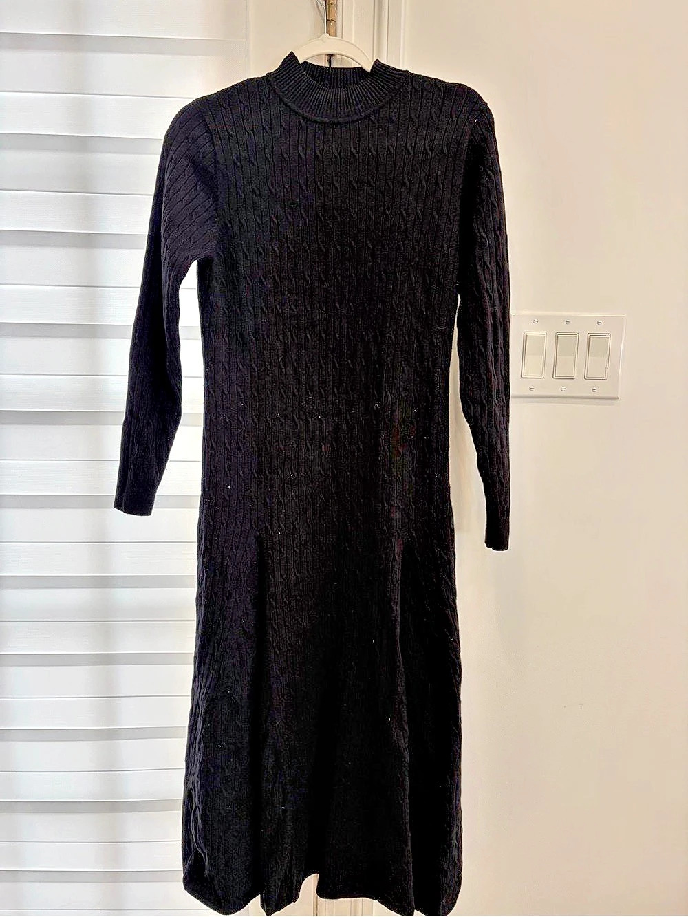 Story  Maxi cable knit turtleneck  Dress in Black Size Small Like New